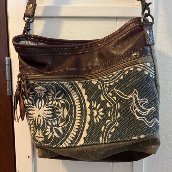 Myra shoulder bag. Used excellent condition. - Picture 1 of 4